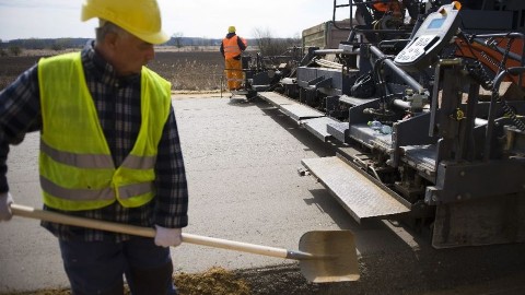 epitoipar-utepites(210x140).jpg (útépítés, út, építőipar, aszfalt,)