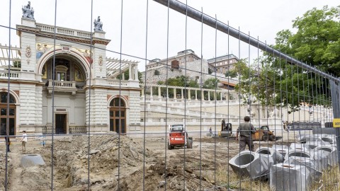 varkert(430x286).jpg (várkert)