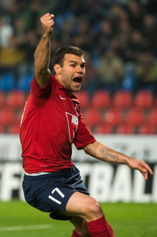 Nemanja Nikolics (nemanja nikolics, )