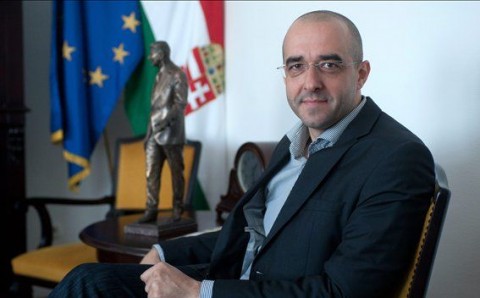 kovacs-zoltan(210x140).jpg (kovács zoltán)