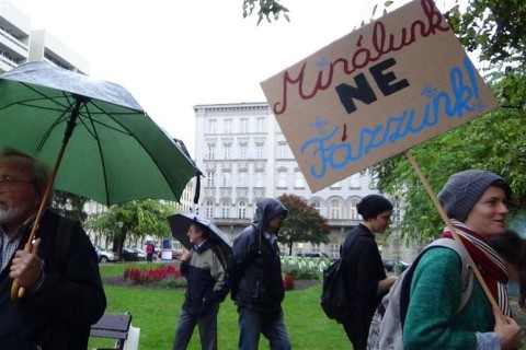 Szegenyseg-ellenes-tuntetes(960x640).jpg (szegénység, )