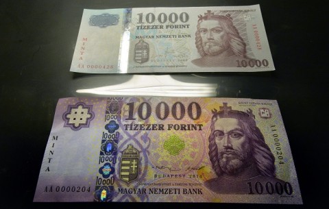 Tizezres(650x433).jpg (tízezres, tízezer forint,)