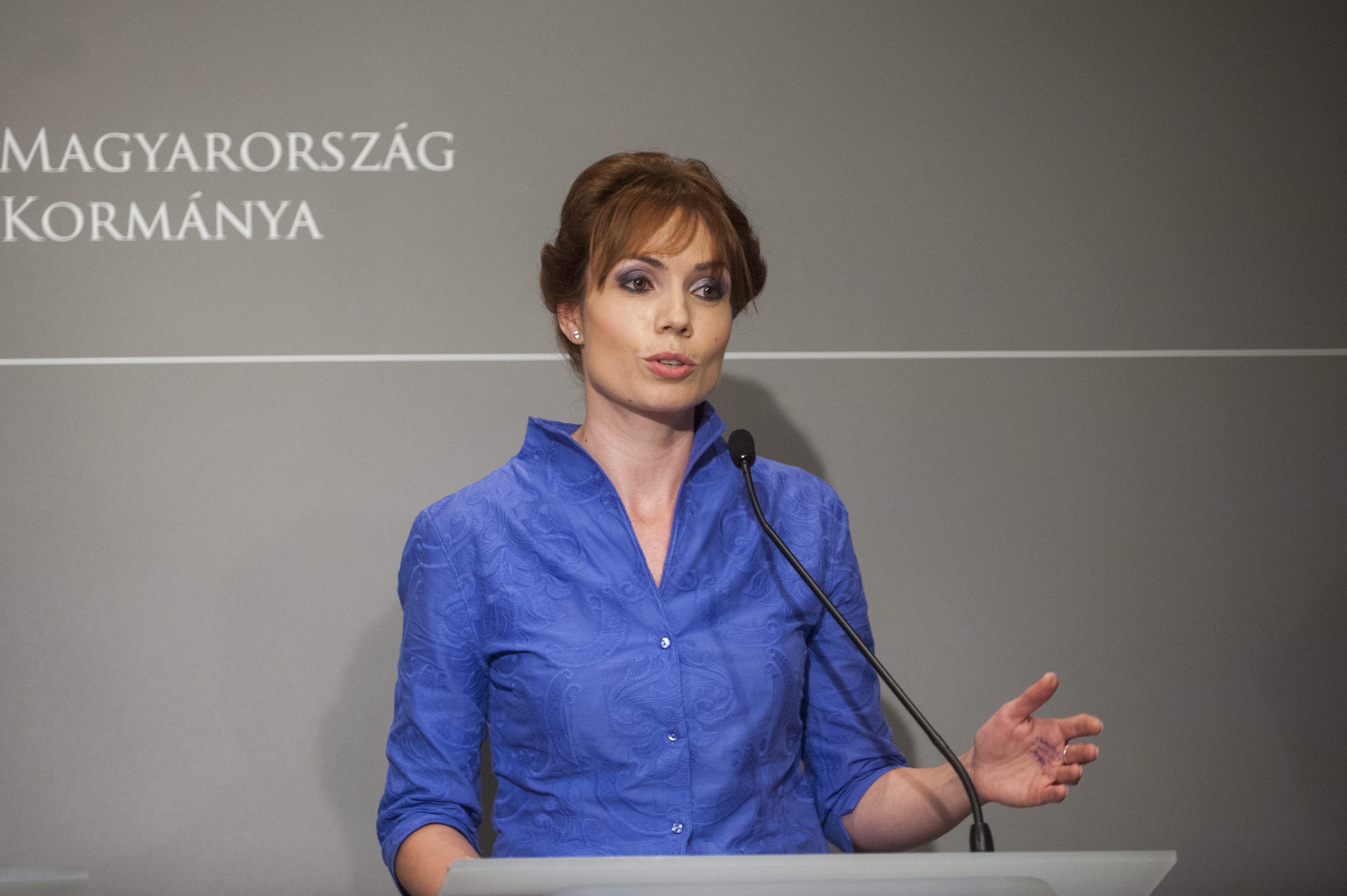 kURUCZ éVA (kurucz éva)