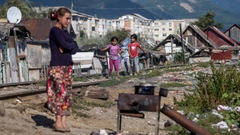 szegénység (szegénység, gyerek szegénység, éhezés, lakhatás, megélhetési problémák, szegény)
