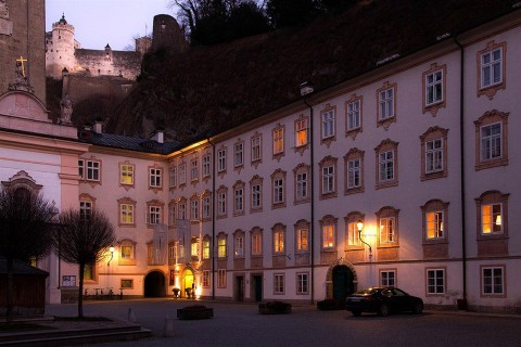 A-Stiftskeller-Etterem-bejarata(960x640).jpg (Salzburg)