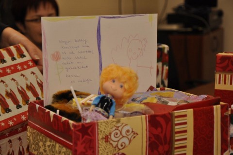 Elindult a cipősdoboz-akció Szegeden is (cipődoboz, karácsony, jótékonyság)