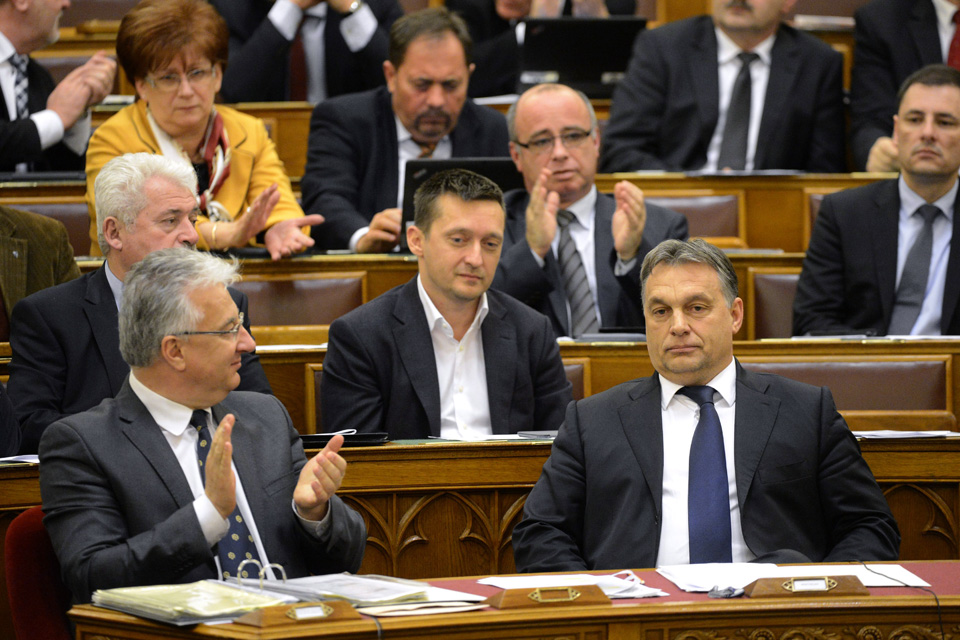 Orbán plenáris ülés (Orbán Viktor, Rogán Antal plenáris ülés)