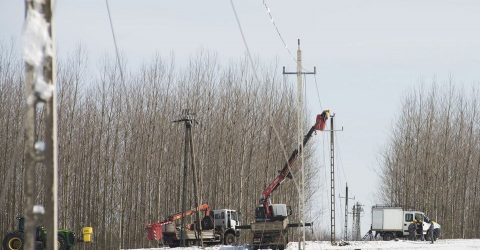 aramkimaradas(210x140).jpg (áramkimaradás, vezetékszakadás, villanyvezeték, )