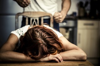 családon belüli erőszak (erőszak, családon belüli erőszak)