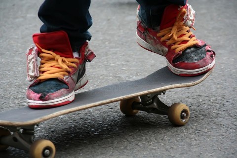 gördeszka (gördeszka, )