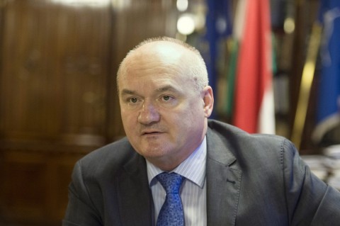 hende csaba (hende csaba)