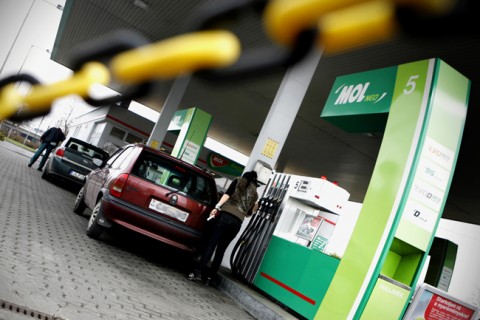 mol benzinkút (mol benzinkút, benzin, tankolás)