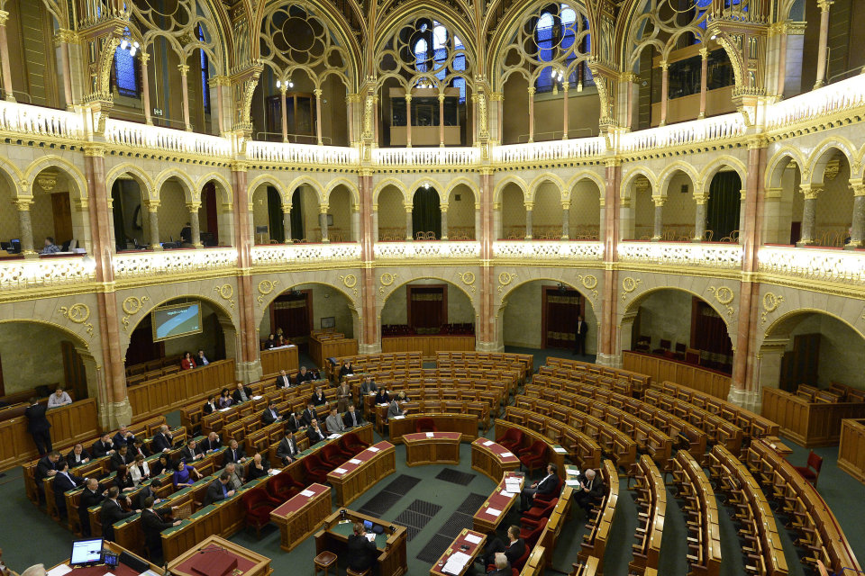 parlamenti ülés (parlamenti ülés)