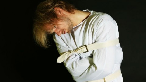 pszichopata(210x140).jpg (pszichopata, kényszerzubbony)