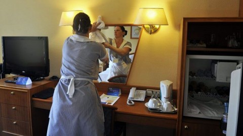 szallodai-szoba(210x140).jpg (szállodai szoba, takarítónő, )