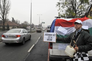 útlezárás autós tüntetés (útlezárás autós tüntetés)