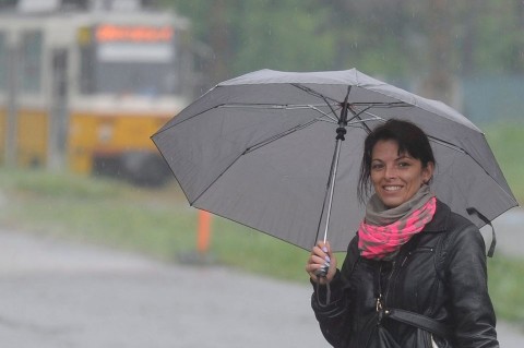 Eso(210x140).jpg (eső, esernyő, vihar, )