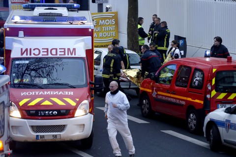 Montrouge, Rendőrökre lőttek Dél-Párizsban (Montrouge, Rendőrökre lőttek Dél-Párizsban)