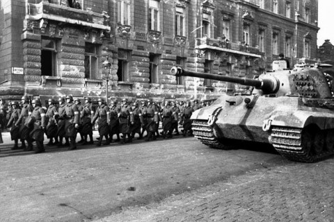 Náci megszállás (náci megszállás)