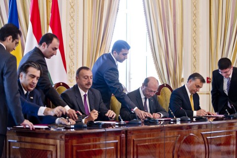 Orbán Bakuban (orbán viktor)