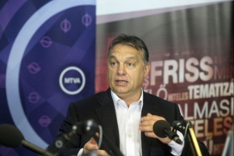 Orban-a-radioban(960x640).jpg (orbán viktor, )