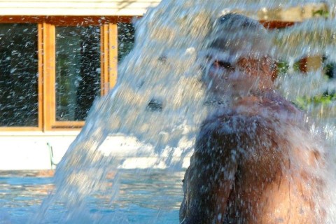 Strandolo(960x640).jpg (nyakzuhany, strand, strandoló, )