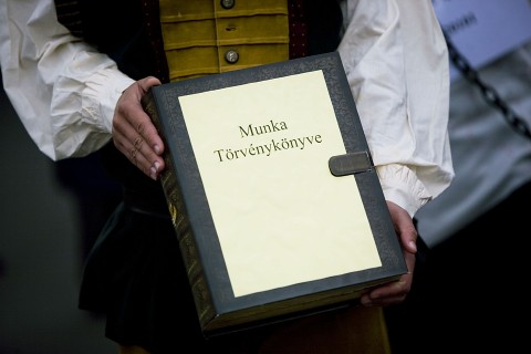 a munka törvénykönyve (munka törvénykönyve)