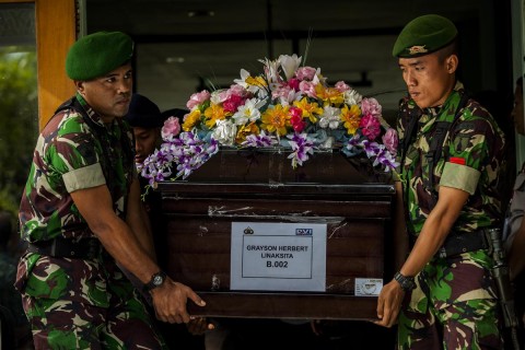 air-asia(210x140).jpg (eltűnt gép repülő, air asia, )