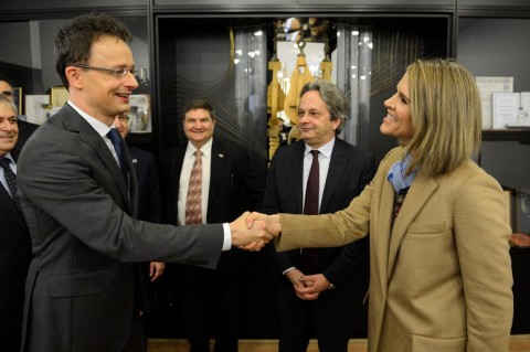 colleen bell és szijjártó péter (colleen bell, szijjártó péter, )