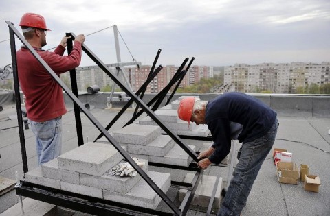 epitoipar(210x140)(1).jpg (építőipar, építkezés, munkás, panel, napkollektor, panelprogram,)