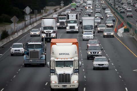 fuvaros (fuvaros, fuvarozás, közút)