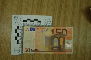 hamis euro (hamis euro)