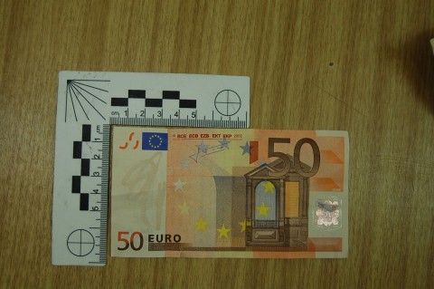 hamis euro (hamis euro)