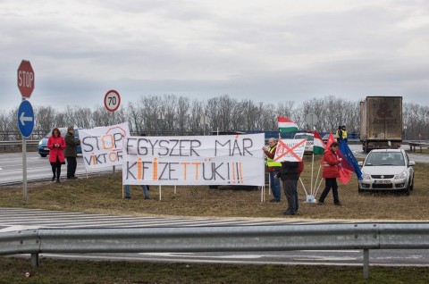 mszp-s tiltakozás az útdíj ellen (útdíj, mszp, tiltakozás, )