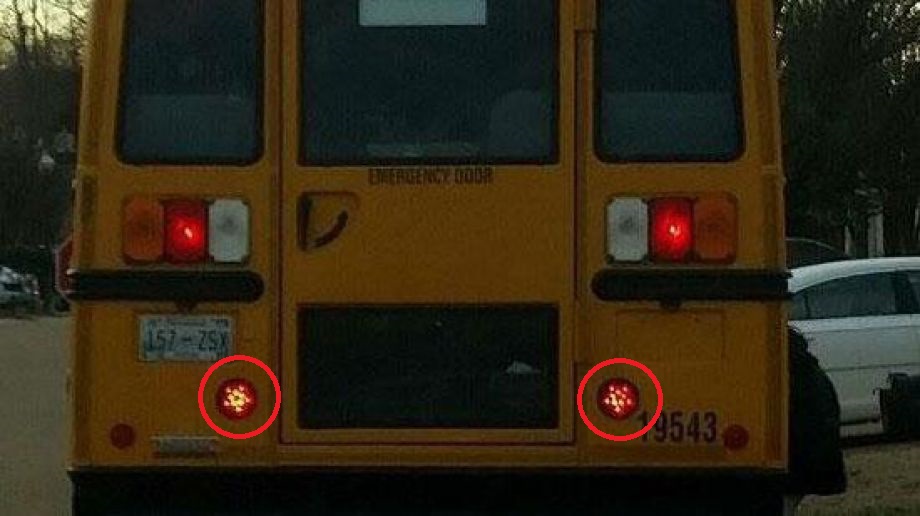 sátánista iskolabusz (iskolabusz, pentagram, )