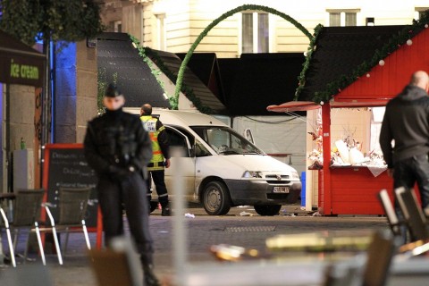 terror(960x640).jpg (terror)