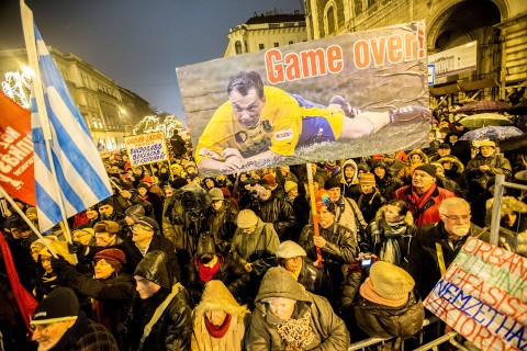 tüntetés (tüntetés)