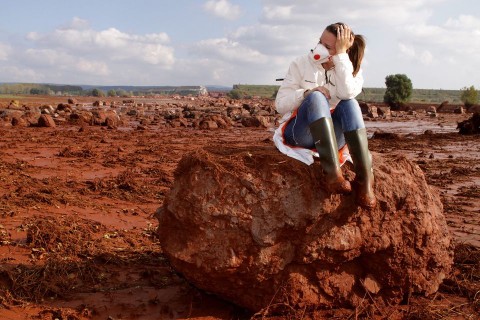 vörösiszap (vörösiszap, )