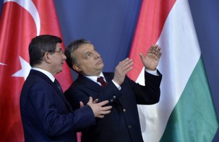 Devatoglu és Orbán (ahmet davutoglu, orbán viktor, )