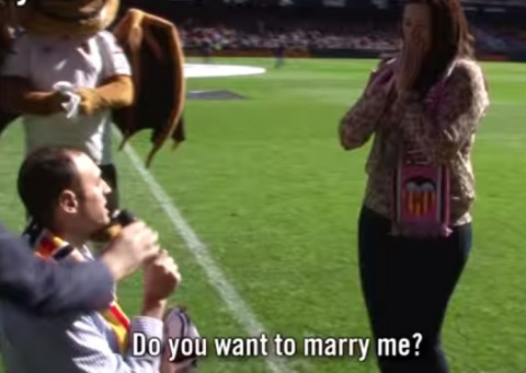 Estadio Mastella (estadio mastella, lánykérés, )