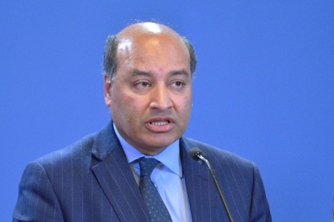 Sir Suma Chakrabarti (Sir Suma Chakrabarti)