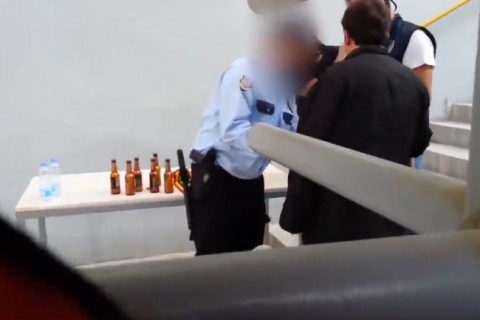 Sör elkobozás (sör, szurkoló, beléptető rendszer, )