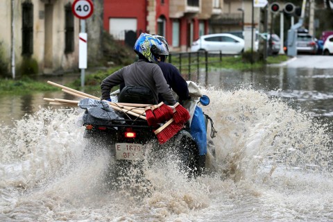 Spanyolország hideghullám (Spanyolország hideghullám, időjárás, heves eső, szél, hó)