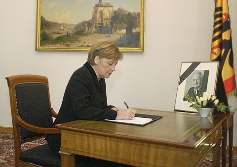 angela merkel  (angela merkel, )