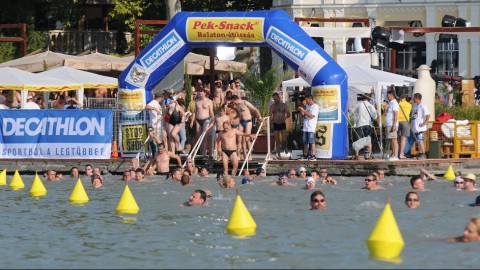 balaton-átúszás (balaton-átúszás, )