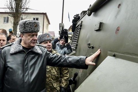 brit-csapatszallito-jarmu-Ukrajnaban(960x640).jpg (ukrajna)