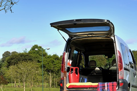 csomagtartó (csomagtartó, autó, csomagtér)