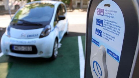 e-autó - Elmű-Émász (elektromos autó, e-autó, töltőpont, émász,)