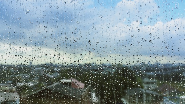eső (esős ablak, pára, csapadék, látkép, város)