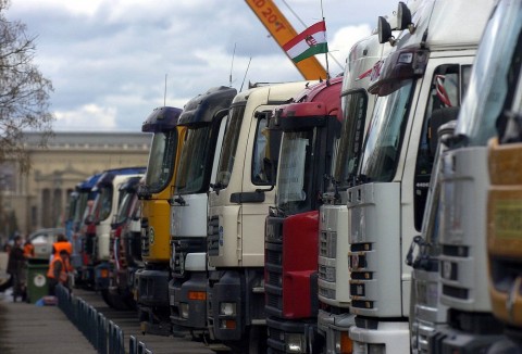 fuvarozok(210x140).jpg (fuvarozók)